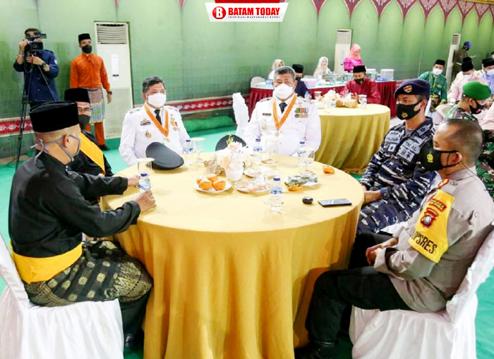 Bupati dan Wakil Bupati Anambas saat menemani FKPD pada acara silaturahmi usai pelantikan
